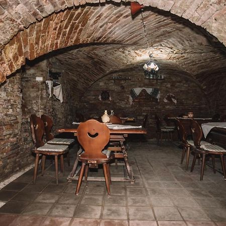 Hotel Marion Dumbraveni  Zewnętrze zdjęcie