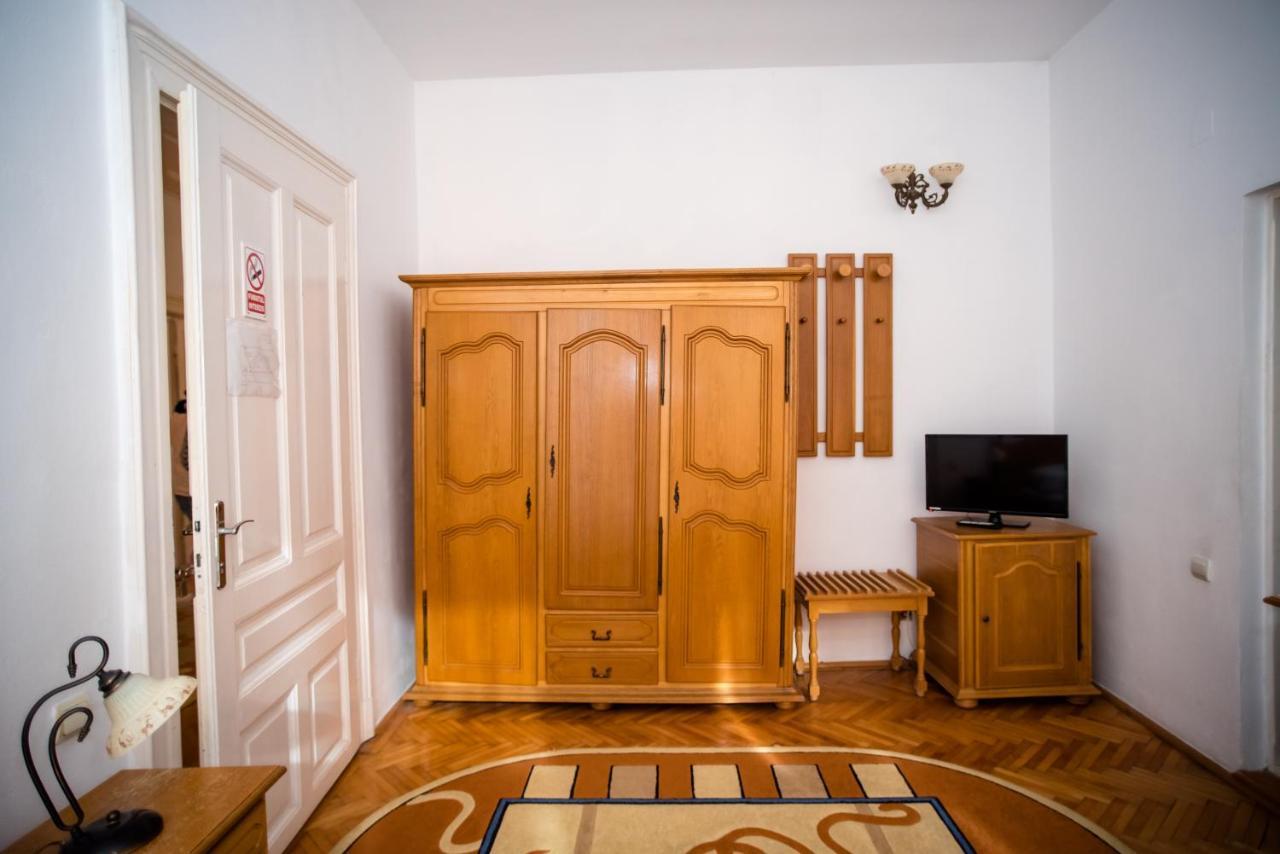 Hotel Marion Dumbraveni  Zewnętrze zdjęcie