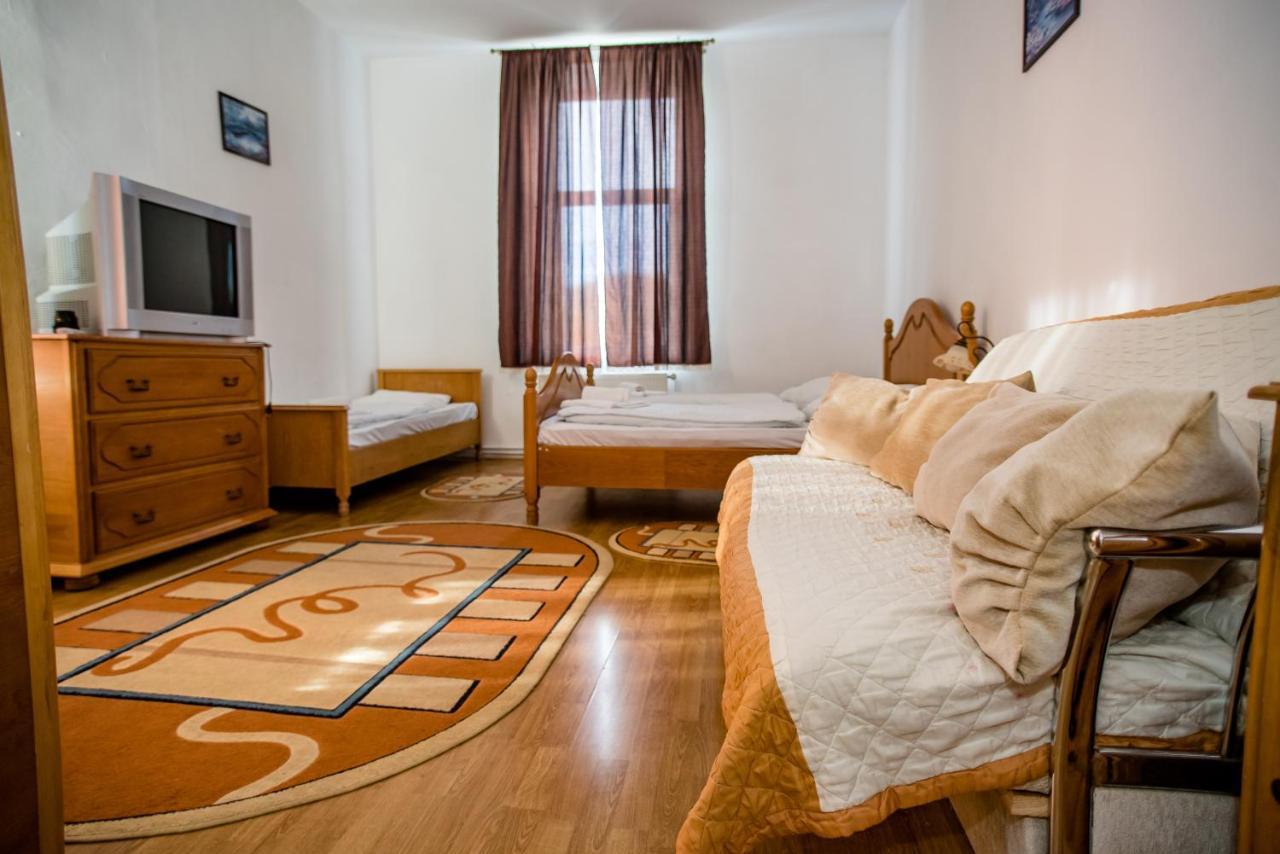 Hotel Marion Dumbraveni  Zewnętrze zdjęcie