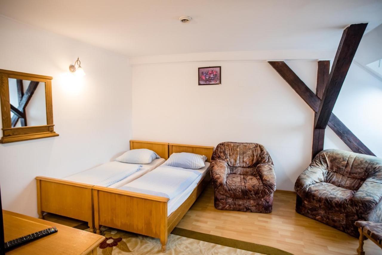 Hotel Marion Dumbraveni  Zewnętrze zdjęcie
