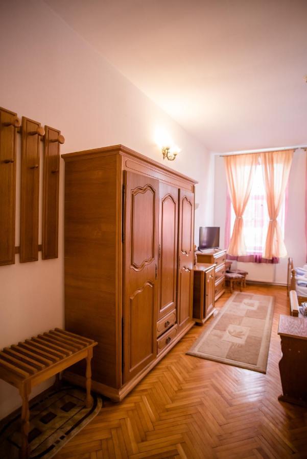 Hotel Marion Dumbraveni  Zewnętrze zdjęcie