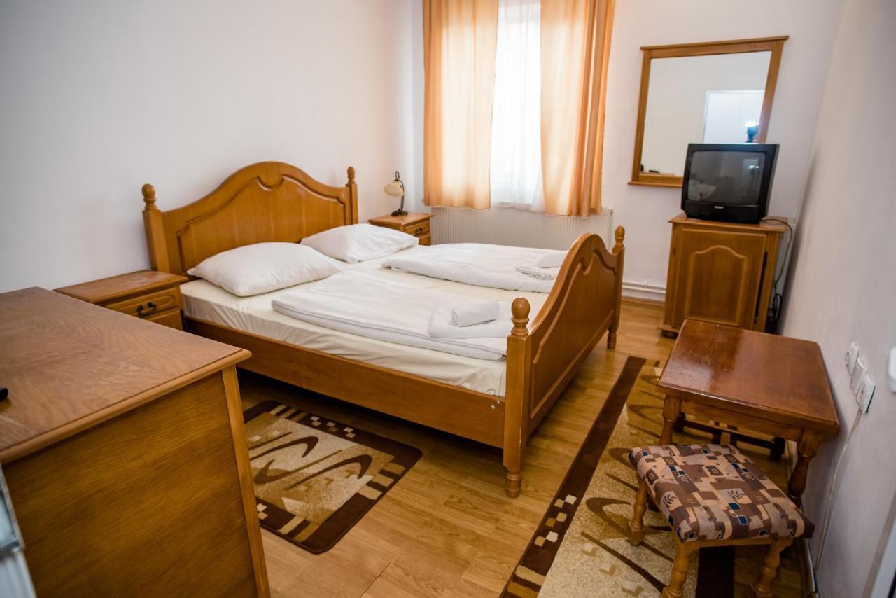 Hotel Marion Dumbraveni  Zewnętrze zdjęcie