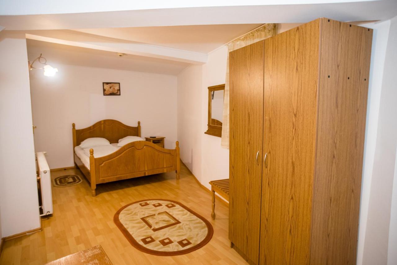 Hotel Marion Dumbraveni  Zewnętrze zdjęcie