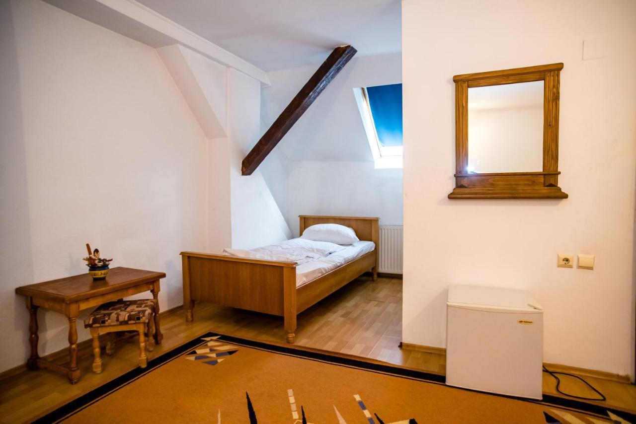 Hotel Marion Dumbraveni  Zewnętrze zdjęcie